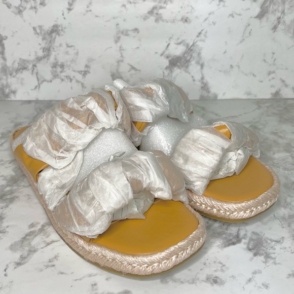 New! Bow toe flat sandals size 7 - Picture 2 of 2